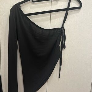 EDIKTED one shoulder top